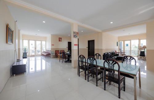 Binong House | RedDoorz near Siloam Karawaci 3