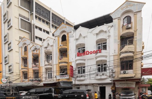 Medan House | RedDoorz near Sun Plaza Medan 2