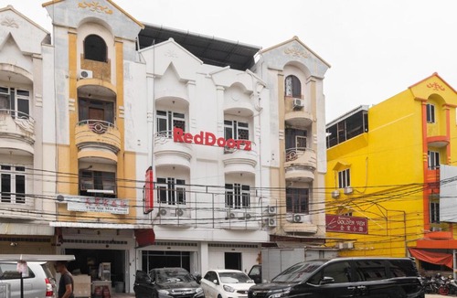 Medan House | RedDoorz near Sun Plaza Medan 2