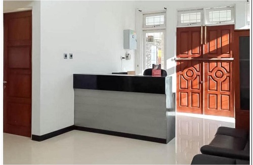 Palangkaraya Hotel | RedDoorz @ Paus Raya