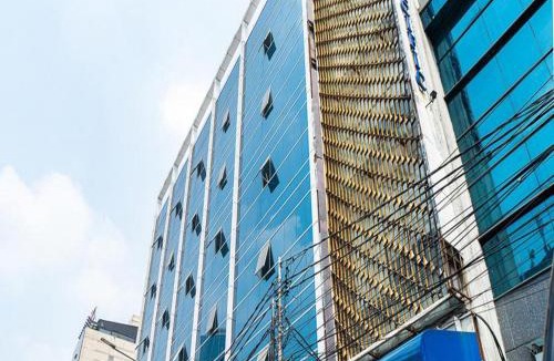 Melawai Hotel | RedDoorz Plus at Blue Pacific Blok M
