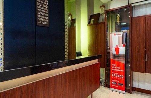 Melawai Hotel | RedDoorz Plus at Blue Pacific Blok M