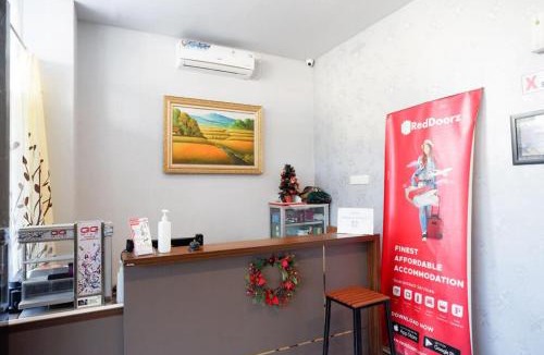 Panakkukang House | RedDoorz Plus at Hawai Inn Near Mall of Panakukang