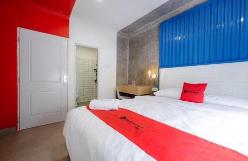 Mampang Prapatan House | RedDoorz Plus at Jalan Gatot Subroto Jakarta