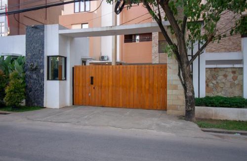 Ciputat House | RedDoorz Plus @ CBD Bintaro