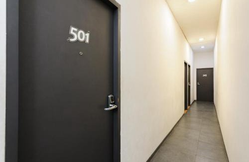 Sunter House | RedDoorz Plus @ Danau Sunter Utara