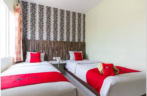 Makassar Hotel | RedDoorz Plus @ Hertasning Area
