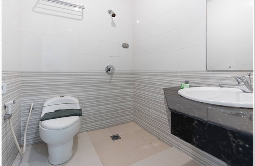 Makassar Hotel | RedDoorz Plus @ Hertasning Area