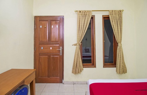 Semanggi Hotel | RedDoorz Plus near Ciputra World Kuningan 2