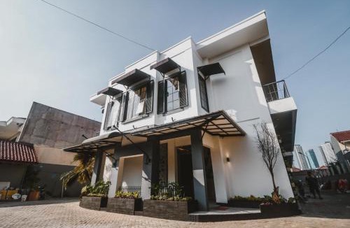 Kemanggisan House | RedDoorz Plus near Mall Slipi Jaya