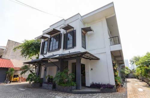 Kemanggisan House | RedDoorz Plus near Mall Slipi Jaya