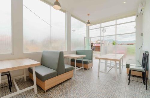 Padang House | RedDoorz Plus Syariah @ Jalan Dr Sutomo Padang