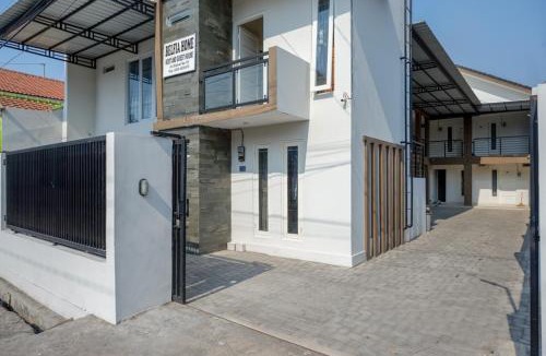 Tegal House | RedDoorz Plus Syariah near Stasiun Tegal 2