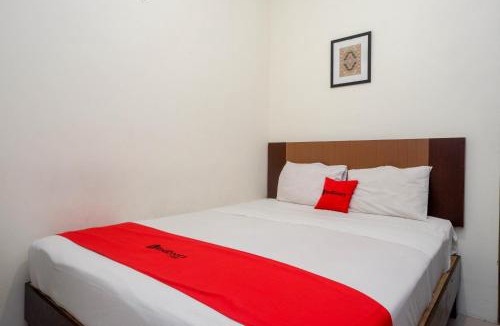 Pogung Lor Hotel | RedDoorz Syariah At Namira Hotel