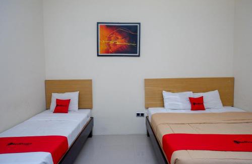 Pogung Lor Hotel | RedDoorz Syariah At Namira Hotel