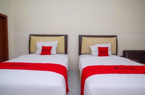 Wonosari Hotel | RedDoorz Syariah near Alun Alun Wonosari