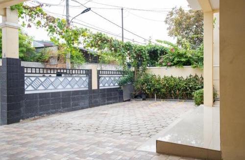 Kalimalang House | RedDoorz Syariah near Grand Kota Bintang