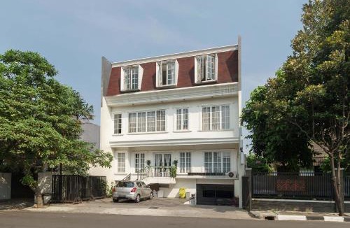 Pancoran House | RedDoorz Syariah Plus near Pancoran 2