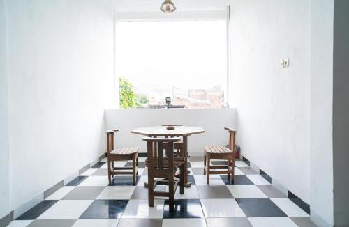 Kediri House | RedDoorz syariah @ Selomangleng Kediri