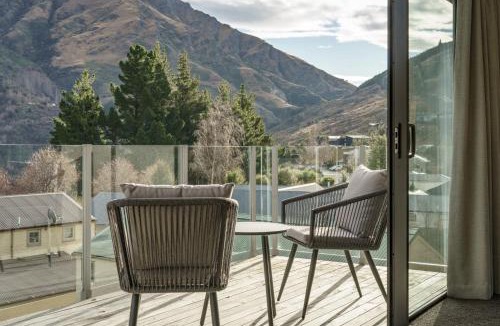 Arthur's Point Apartment | Redfern Retreat