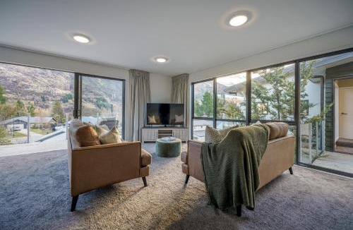 Arthur's Point Apartment | Redfern Retreat