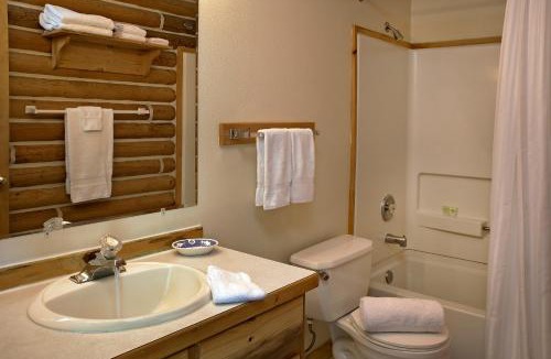 Stanley Hotel | Redfish Riverside Inn