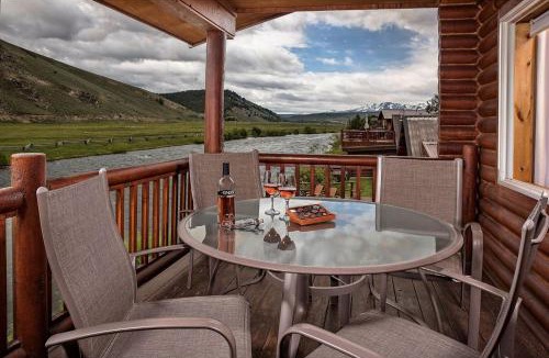 Stanley Hotel | Redfish Riverside Inn