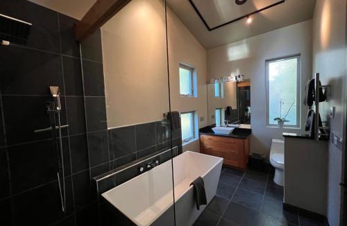 Port Orford Villa | Redfish Rocks Villas - Blue