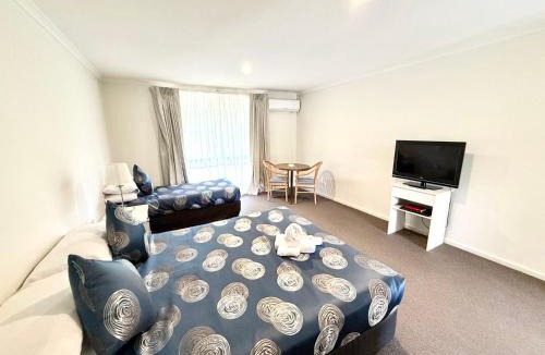 Mathoura Hotel | Redgum Motel