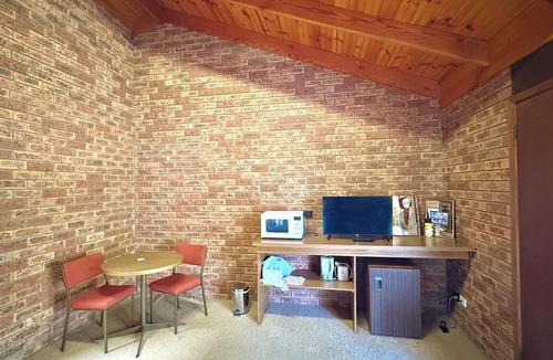 Mathoura Hotel | Redgum Motel