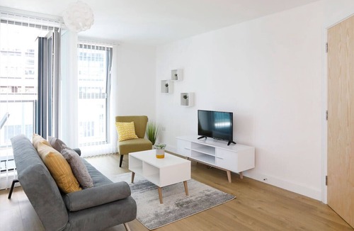 Redhill Apartment | Redhill Queensgate Apartment A