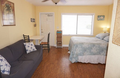 North Redington Beach Apartment | Redington Surf Resort 03 Studio