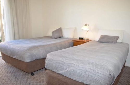 Redland Bay Hotel | Redland Bay Motel
