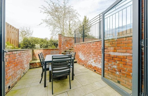 Cotham Apartment | Redland Elegance | Spacious & Bright