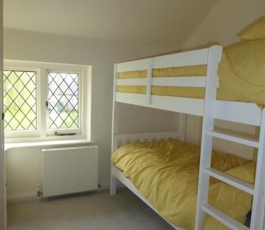 Pulborough House | Redlands cottage self check in!