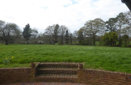 Pulborough House | Redlands cottage self check in!