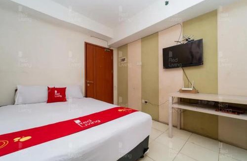 Ciputat Hotel | RedLiving Apartemen Green Lake View Ciputat - Hanna Property Tower B