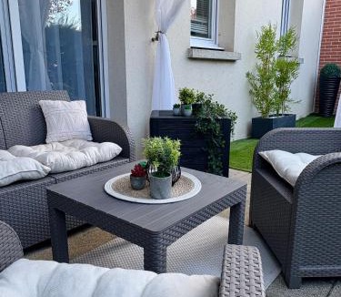 Saint - Martin - du - Touch Apartment | RedLounge - Appartement avec Piscine et Jardin