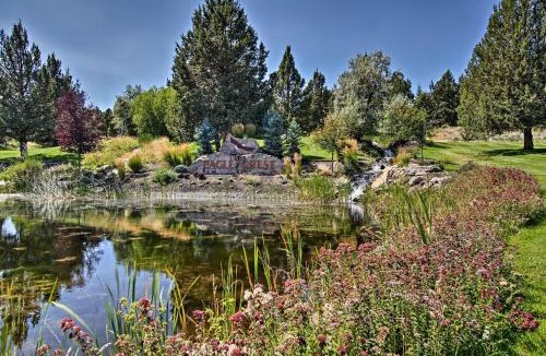 Redmond House | Redmond House with Community Amenities Access