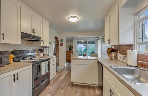 Des Moines House | Redondo Beach Bungalow