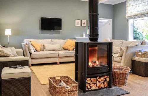 Forfar House | Redroofs by the Woods