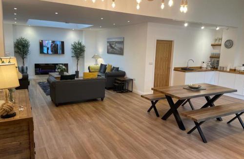 Irby House | Redstones Cottage