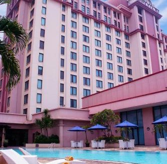 Gambir Hotel | Redtop Hotel & Convention Center