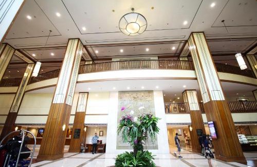 Gambir Hotel | Redtop Hotel & Convention Center