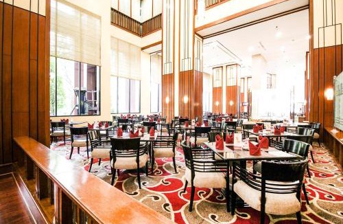Gambir Hotel | Redtop Hotel & Convention Center