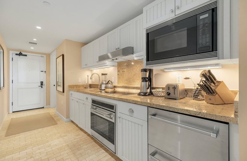 Kahuku Villa | REDUCED Dec-Mar! Villa 305-306 OceanView Turtle Bay Beachfront