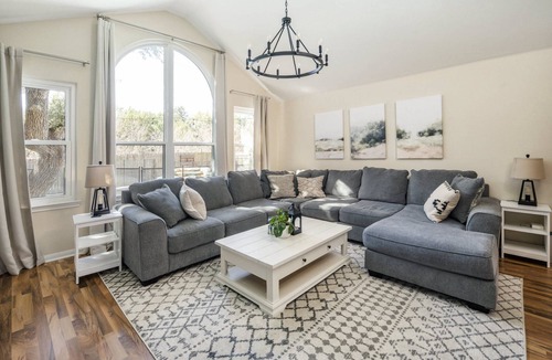 North Buttercup Creek House | Reduced! Family/Pet-friendly, private pool, backyard oasis, playground, pingpong, weekday discounts!
