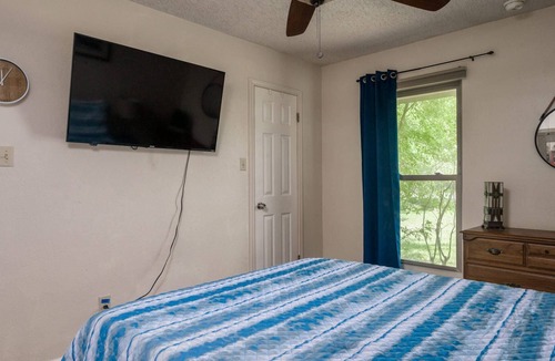 Pflugerville House | Reduced rates! Dog-Friendly, Pool, Beautiful Backyard, 3 Decks, Wifi, Short Drive to DT Austin