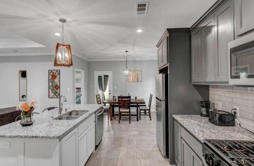 Beaumont House | Reduced! Renovated hidden gem. Chef Kitch. Wheelch