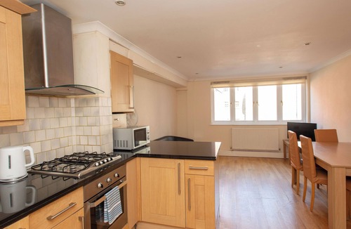 South Bank Apartment | Reduced- Two Bedroom Two Bathroom Apartment Waterloo